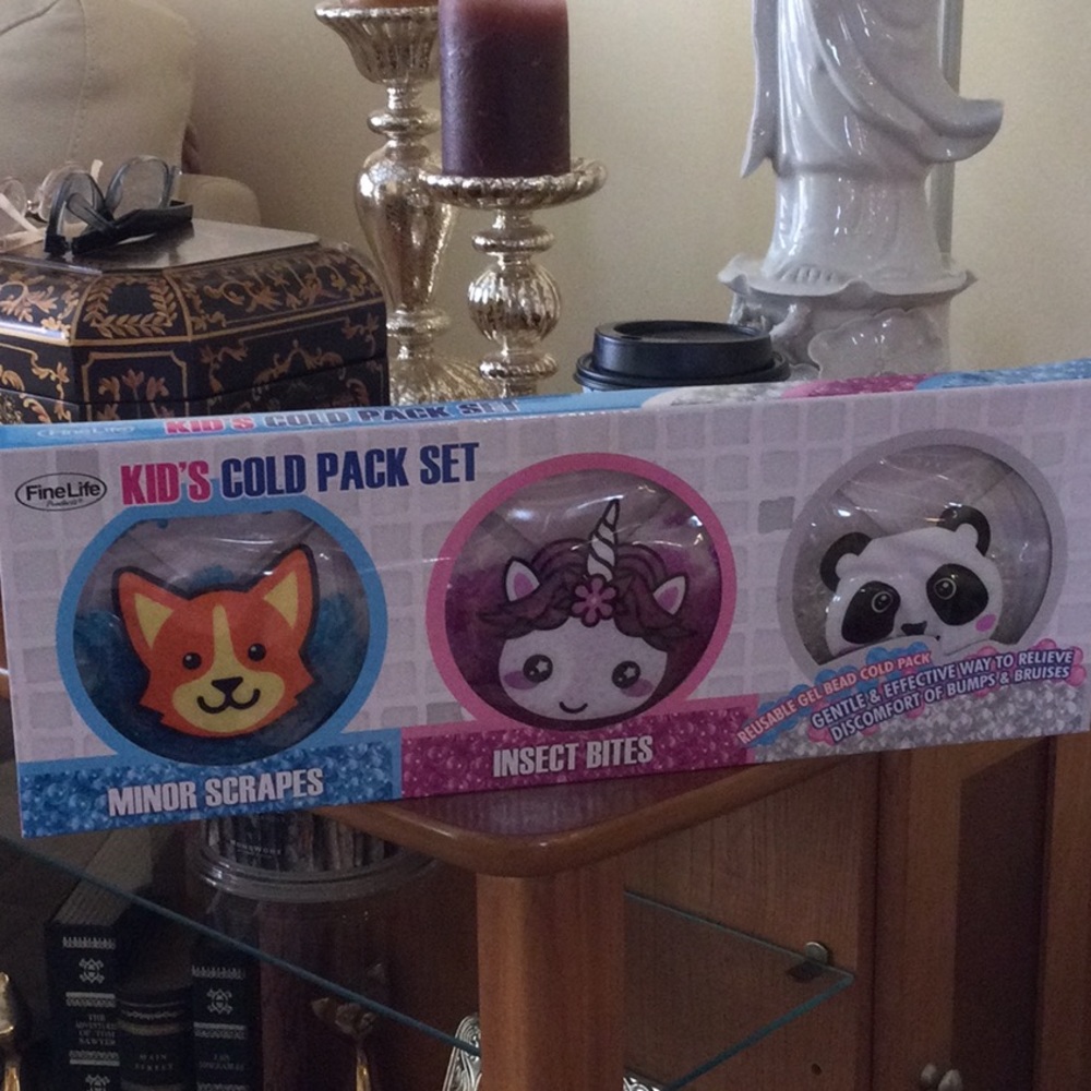 NWT Kids Cold Pack Set